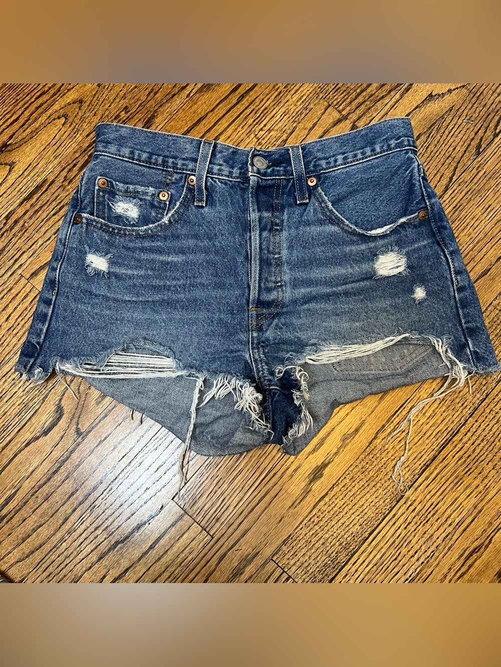 Levis 501 Womens Denim Jean Shorts Sz 26 Button Fly Raw Hem Boho Summer Festival